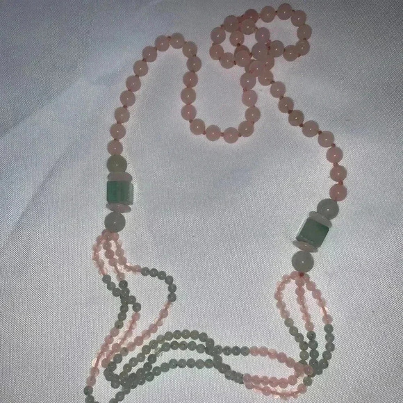 Vintage Rose Quartz Hand Knotted,Jadeite Green And Pink Necklace Vintage 32 inch - Picture 13 of 13